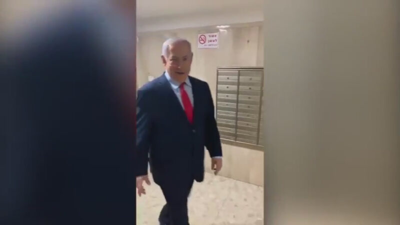 נתניהו הפתיע משפחה בביקורו בבאר שבע