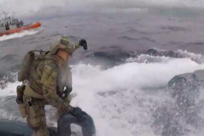 וידאו מהפשיטה (U.S. Coast Guard)